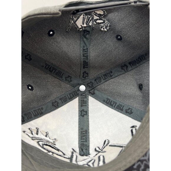 Top Level Snapback Hat With Kings Graffiti Design - Picture 9 of 10